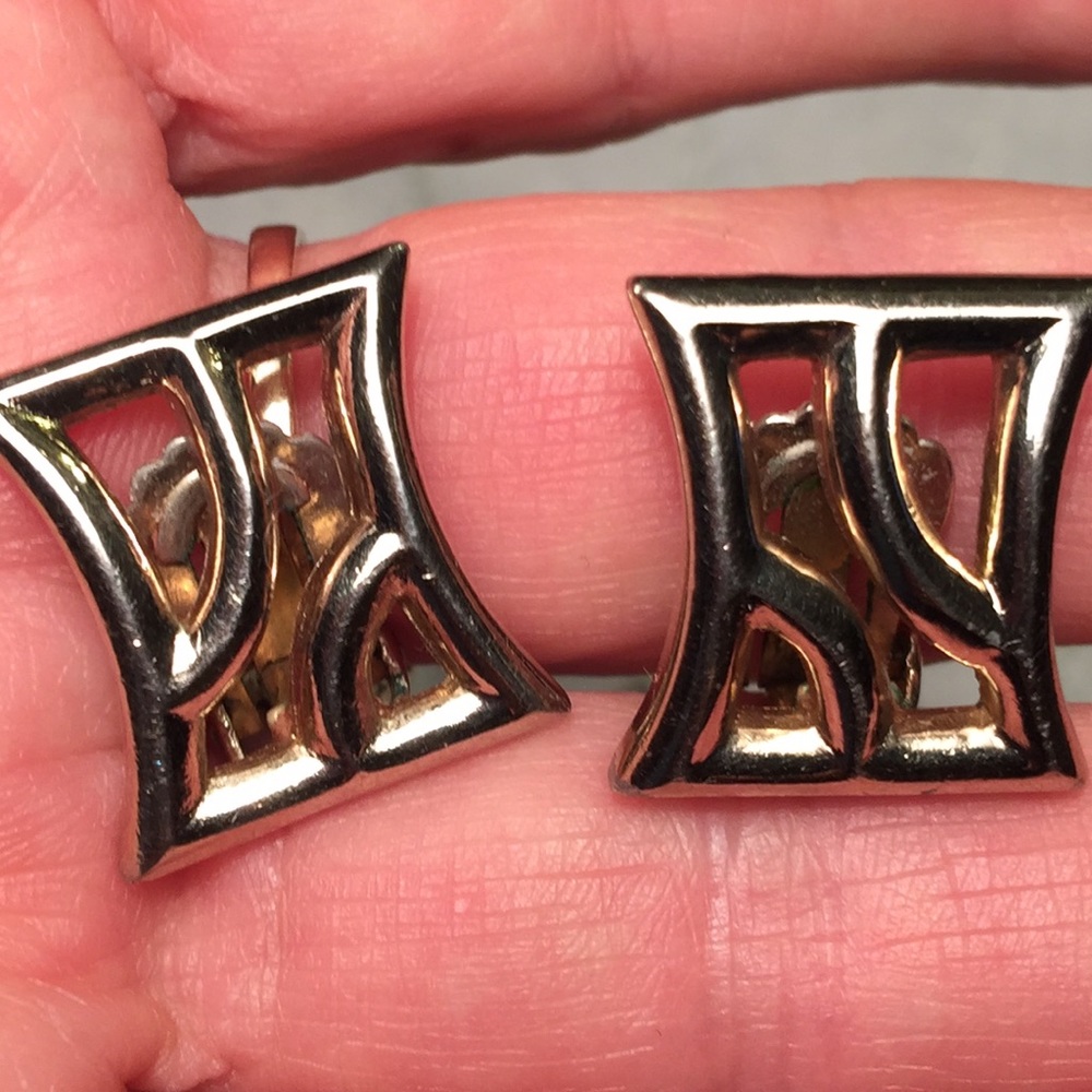 Extremely Rare Bel Geddes Necklace And Earrings View 2